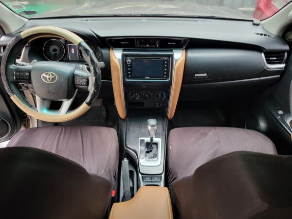 2017 Toyota Fortuner 2.7 G Gas A/T - Image 11