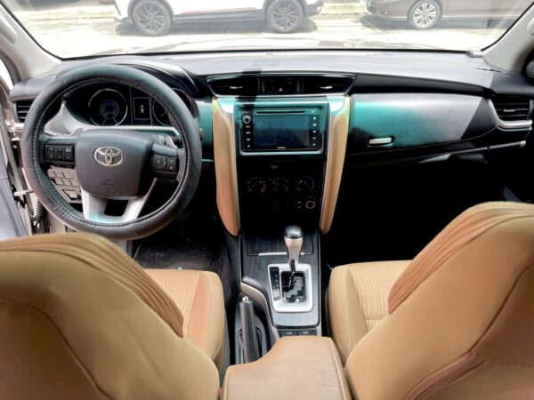 2017 Toyota Fortuner 2.4 G Diesel A/T - Image 11