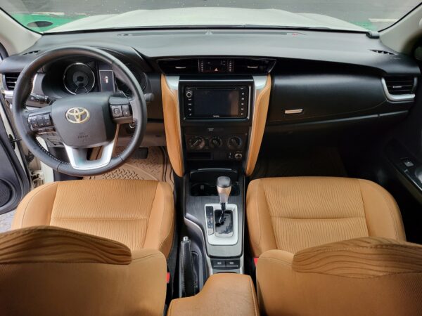 2016 Toyota Fortuner 2.4 G Diesel A/T - Image 10