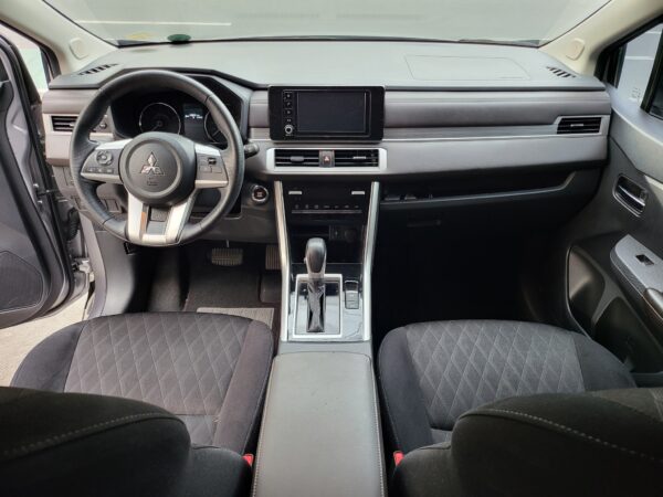 2023 Mitsubishi Xpander 1.5 GLS 15K KM A/T - Image 11