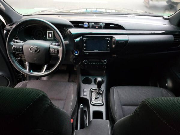 2020 Toyota Hilux 2.8 Conquest 4x4 A/T - Image 11
