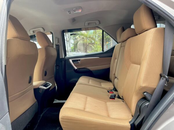 2017 Toyota Fortuner 2.4 G Diesel A/T - Image 12