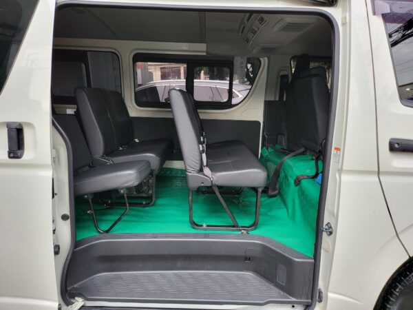 2021 Toyota Hiace Commuter 3.0 M/T - Image 12
