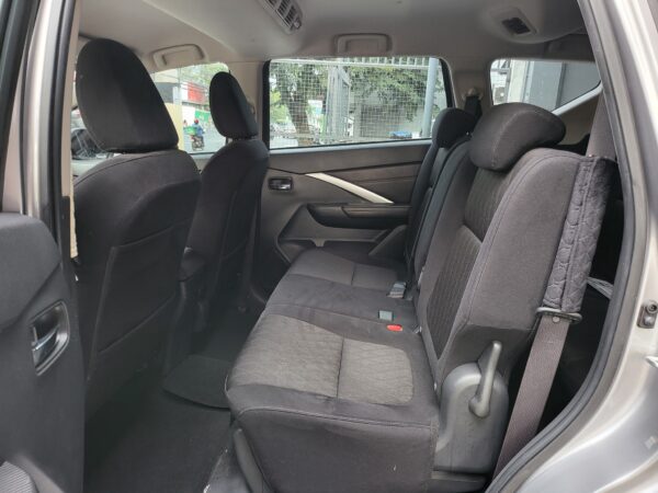 2023 Mitsubishi Xpander 1.5 GLS 15K KM A/T - Image 12