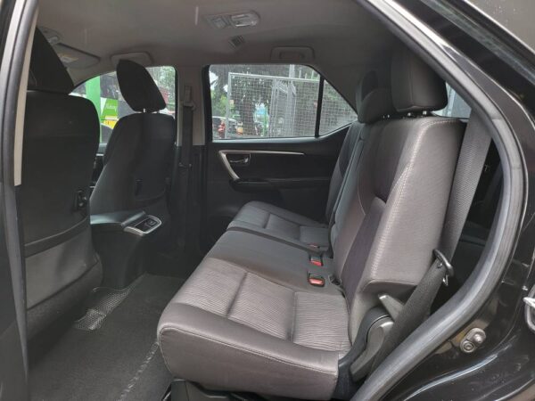 2021 Toyota Fortuner 2.4 V Diesel A/T - Image 11