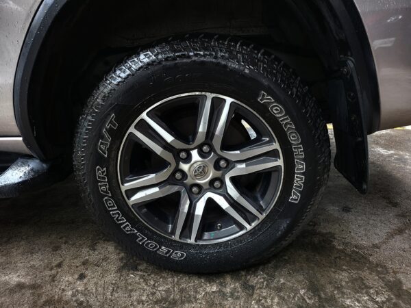 2017 Toyota Fortuner 2.7 G Gas A/T - Image 15