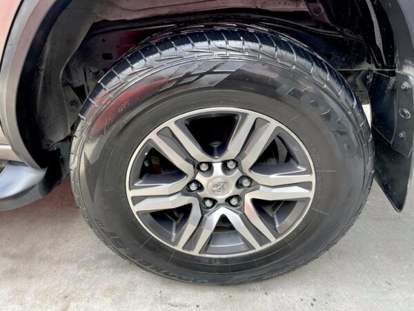 2017 Toyota Fortuner 2.4 G Diesel A/T - Image 15
