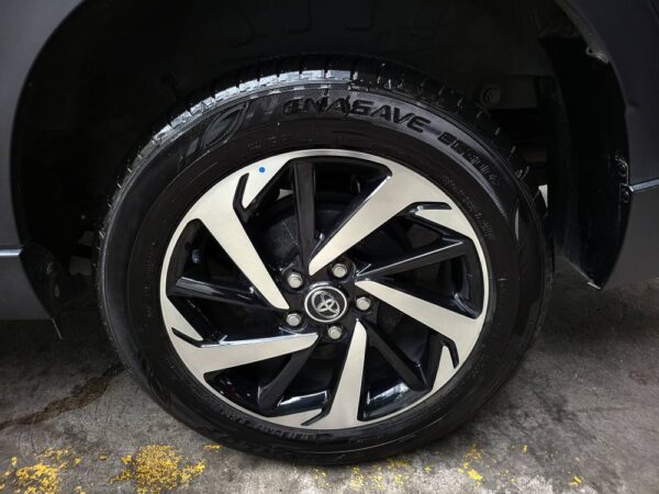2022 Toyota Rush 1.5 GR-S 10K KM A/T - Image 15