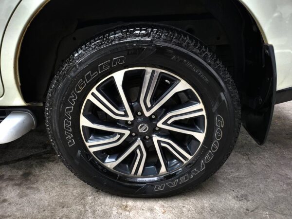 2019 Nissan Terra 2.5 VL 4x4 A/T - Image 15