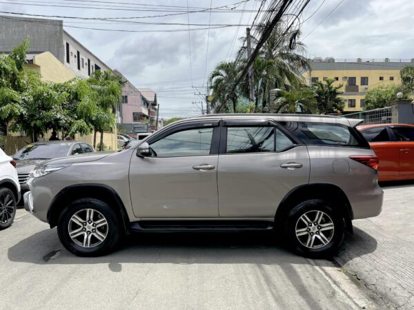 2017 Toyota Fortuner 2.4 G Diesel A/T - Image 3