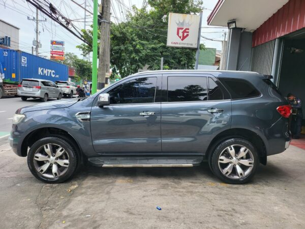 2016  Ford Everest 2.2 Titanium W/ Sunroof A/T - Image 3