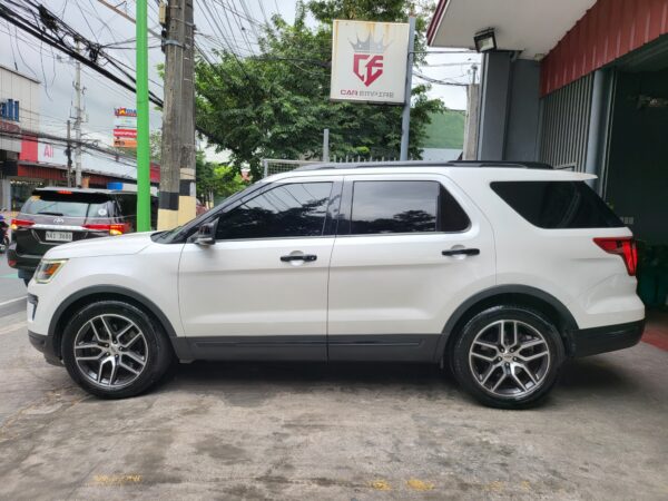 2018 Ford Explorer 3.5 Ecoboost Sport 4x4 W/Sunroof A/T - Image 3