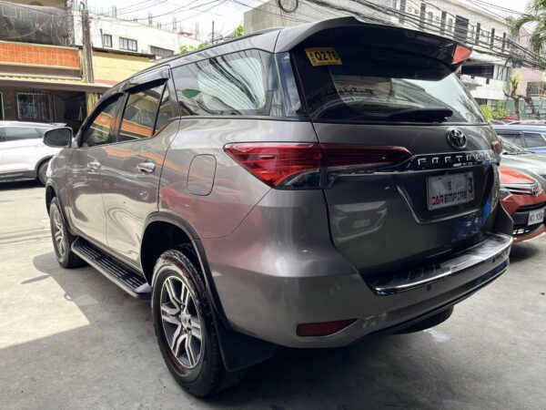 2017 Toyota Fortuner 2.4 G Diesel A/T - Image 4