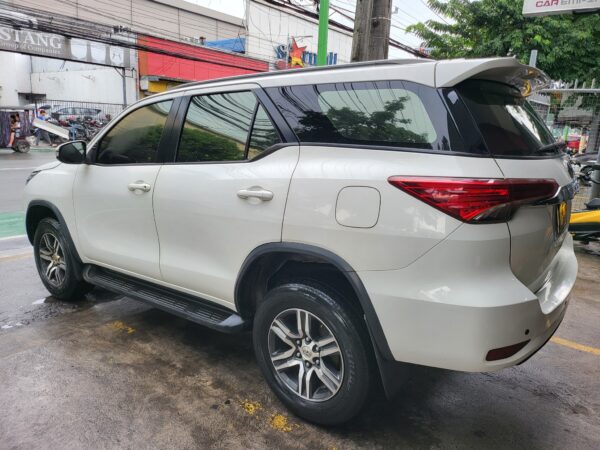 2016 Toyota Fortuner 2.4 G Diesel A/T - Image 3