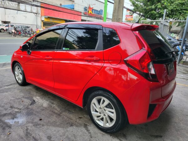 2016 Honda Jazz 1.5 V A/T - Image 4