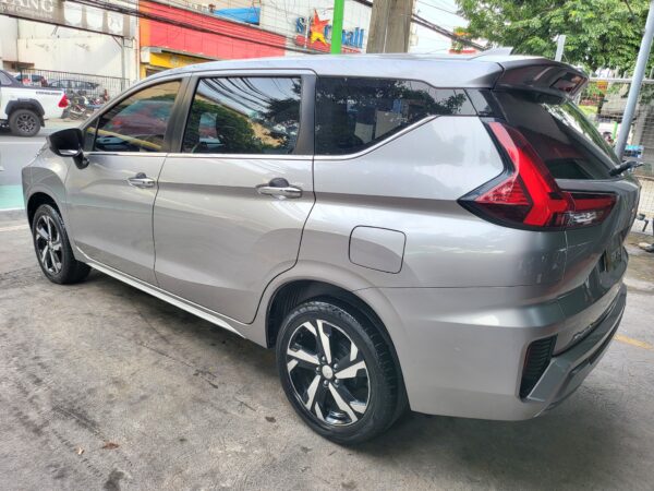 2023 Mitsubishi Xpander 1.5 GLS 15K KM A/T - Image 4
