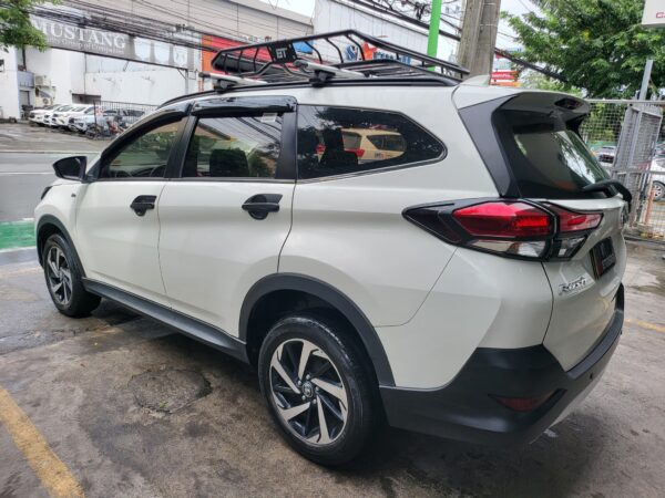 2022 Toyota Rush 1.5 G A/T - Image 4