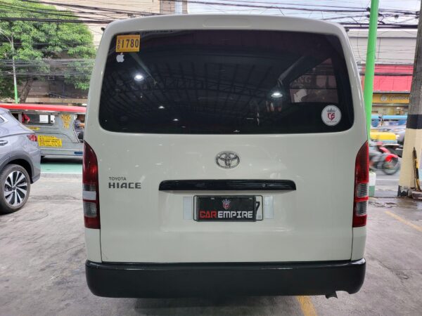 2021 Toyota Hiace Commuter 3.0 M/T - Image 5
