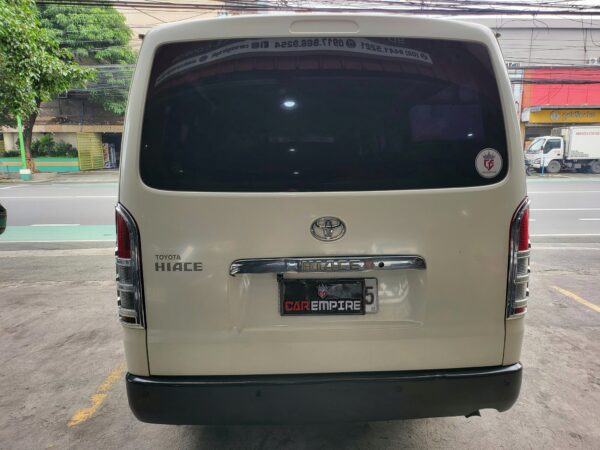 2017 Toyota Hiace 3.0 Commuter M/T - Image 5