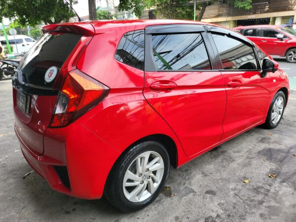 2016 Honda Jazz 1.5 V A/T - Image 6