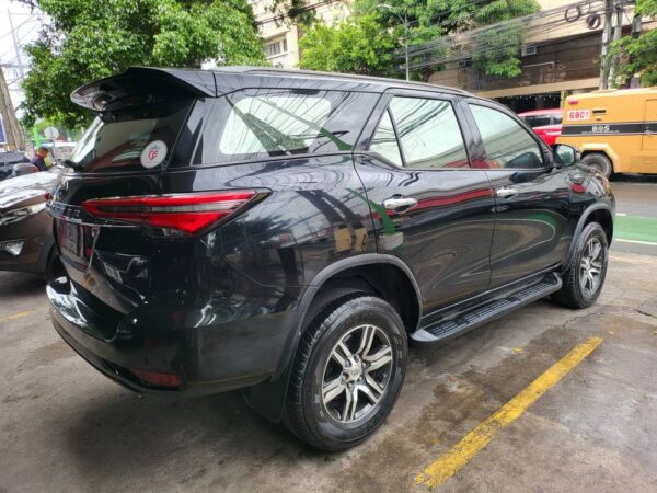 2021 Toyota Fortuner 2.4 V Diesel A/T - Image 6