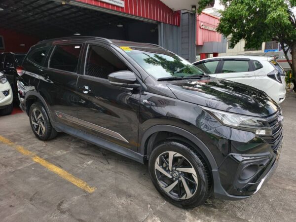 2022 Toyota Rush 1.5 GR-S 10K KM A/T - Image 8