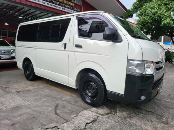 2021 Toyota Hiace Commuter 3.0 M/T - Image 8