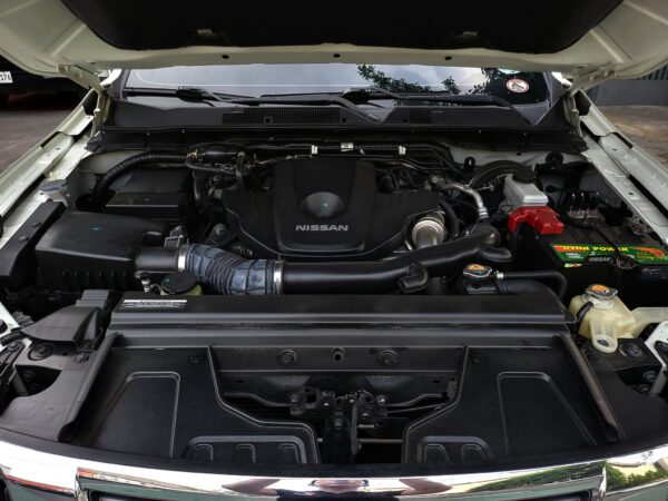 2020 Nissan Navara 2.5 EL A/T - Image 9