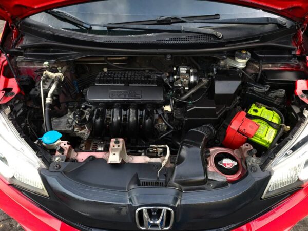 2016 Honda Jazz 1.5 V A/T - Image 9