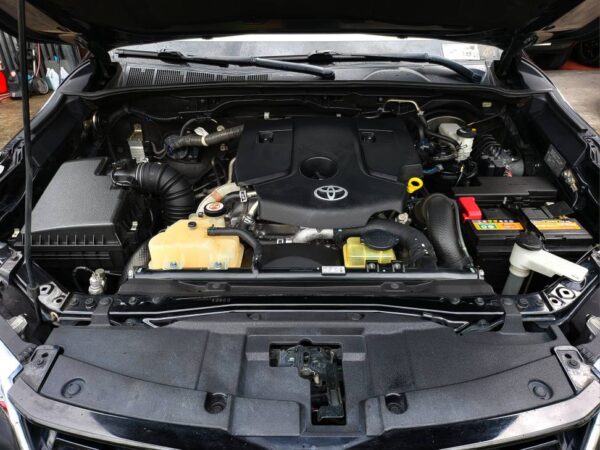 2021 Toyota Fortuner 2.4 V Diesel A/T - Image 9