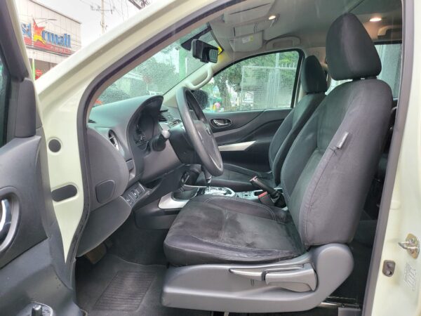 2019 Nissan Terra 2.5 VE A/T - Image 10