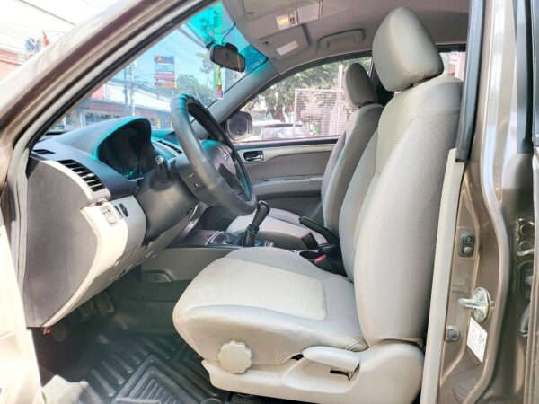 2014 Mitsubishi Montero Sport 2.4 GLX M/T - Image 10