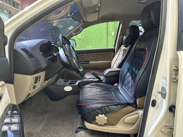 2014 Toyota Fortuner 2.5 G A/T - Image 11