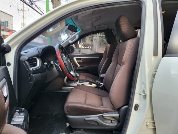 2019 Toyota Fortuner 2.4 G Diesel Loaded A/T - Image 10