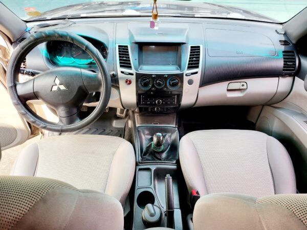 2014 Mitsubishi Montero Sport 2.4 GLX M/T - Image 11