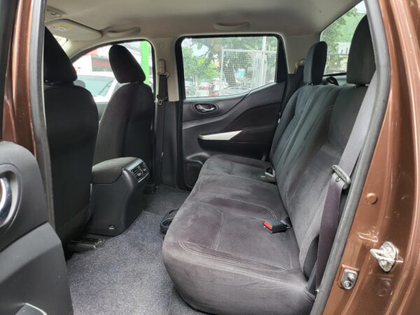 2017 Nissan Navara  2.5 VL 4x4 A/T - Image 12