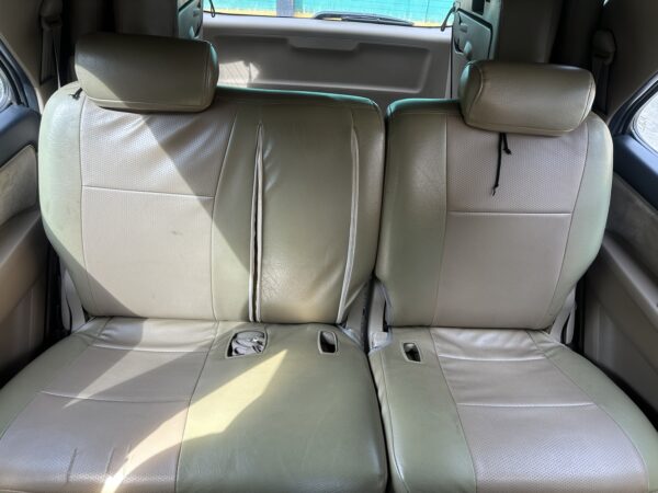 2014 Toyota Fortuner 2.5 G A/T - Image 14