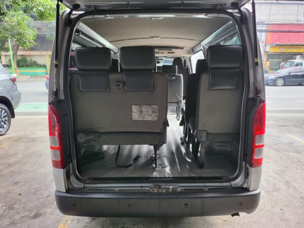 2022 Toyota Hiace Commuter 3.0 M/T - Image 14