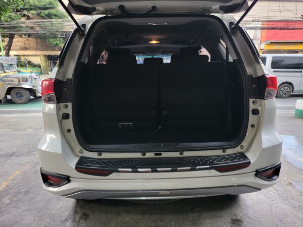 2019 Toyota Fortuner 2.4 G Diesel Loaded A/T - Image 14