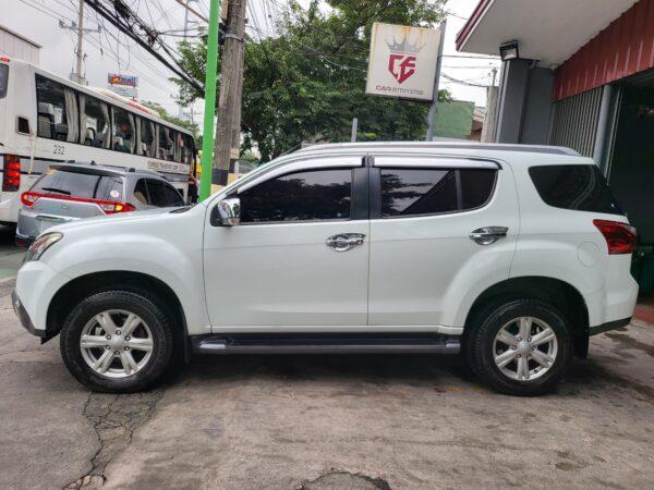2015 Isuzu MU-X 2.5 LS-A A/T - Image 3