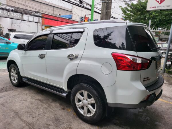 2015 Isuzu MU-X 2.5 LS-A A/T - Image 4