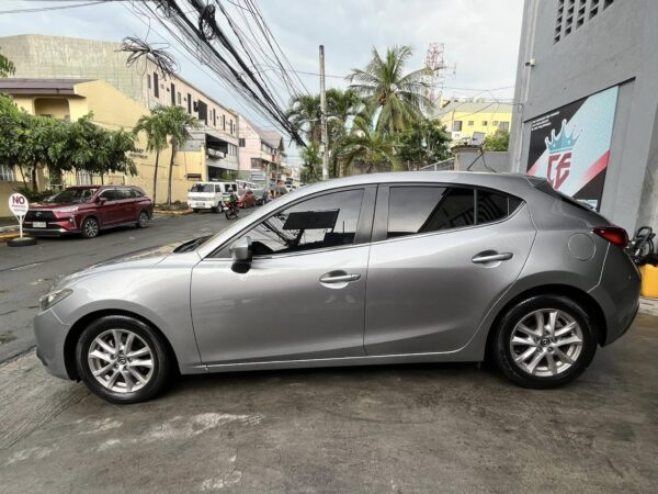 2015 Mazda 3 Hatchback 1.5 Skyactiv 20K KM A/T - Image 3
