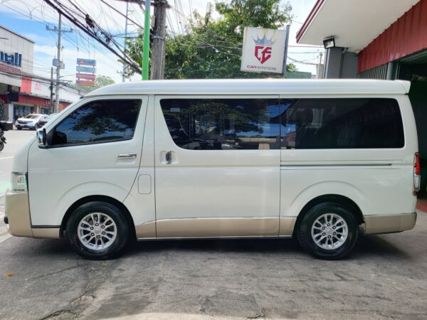 2018 Toyota Hiace Super Grandia 3.0 A/T - Image 3