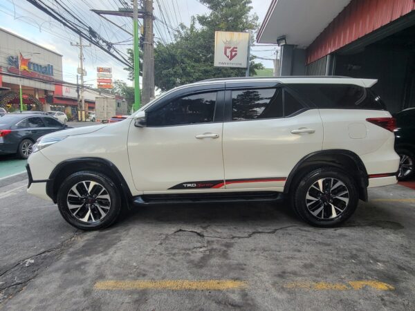 2019 Toyota Fortuner 2.4 G Diesel Loaded A/T - Image 3