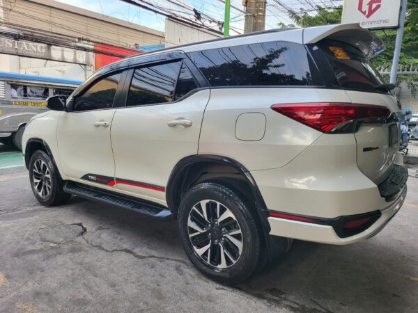2019 Toyota Fortuner 2.4 G Diesel Loaded A/T - Image 4