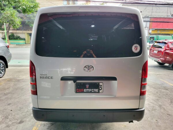 2022 Toyota Hiace Commuter 3.0 M/T - Image 5