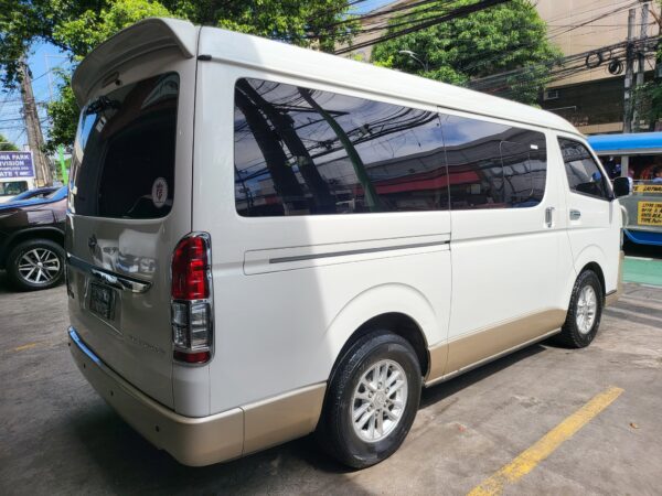 2018 Toyota Hiace Super Grandia 3.0 A/T - Image 6