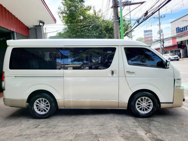 2018 Toyota Hiace Super Grandia 3.0 A/T - Image 7