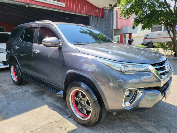 2018 Toyota Fortuner 2.4 V Diesel A/T - Image 8