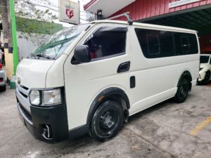 2023 Toyota Hiace Commuter 3.0 53K KM M/T